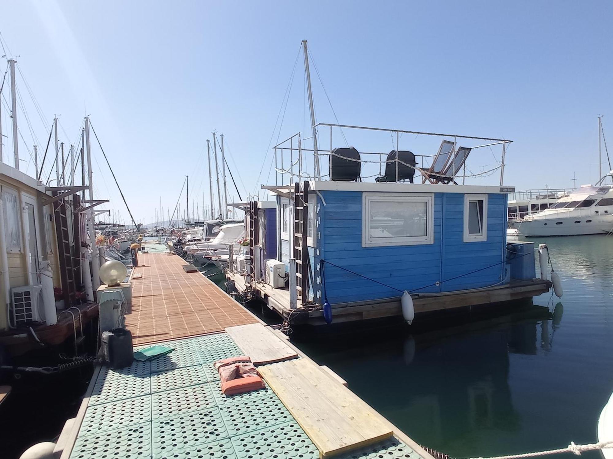 Botel Houseboat Bluseadream Alghero *