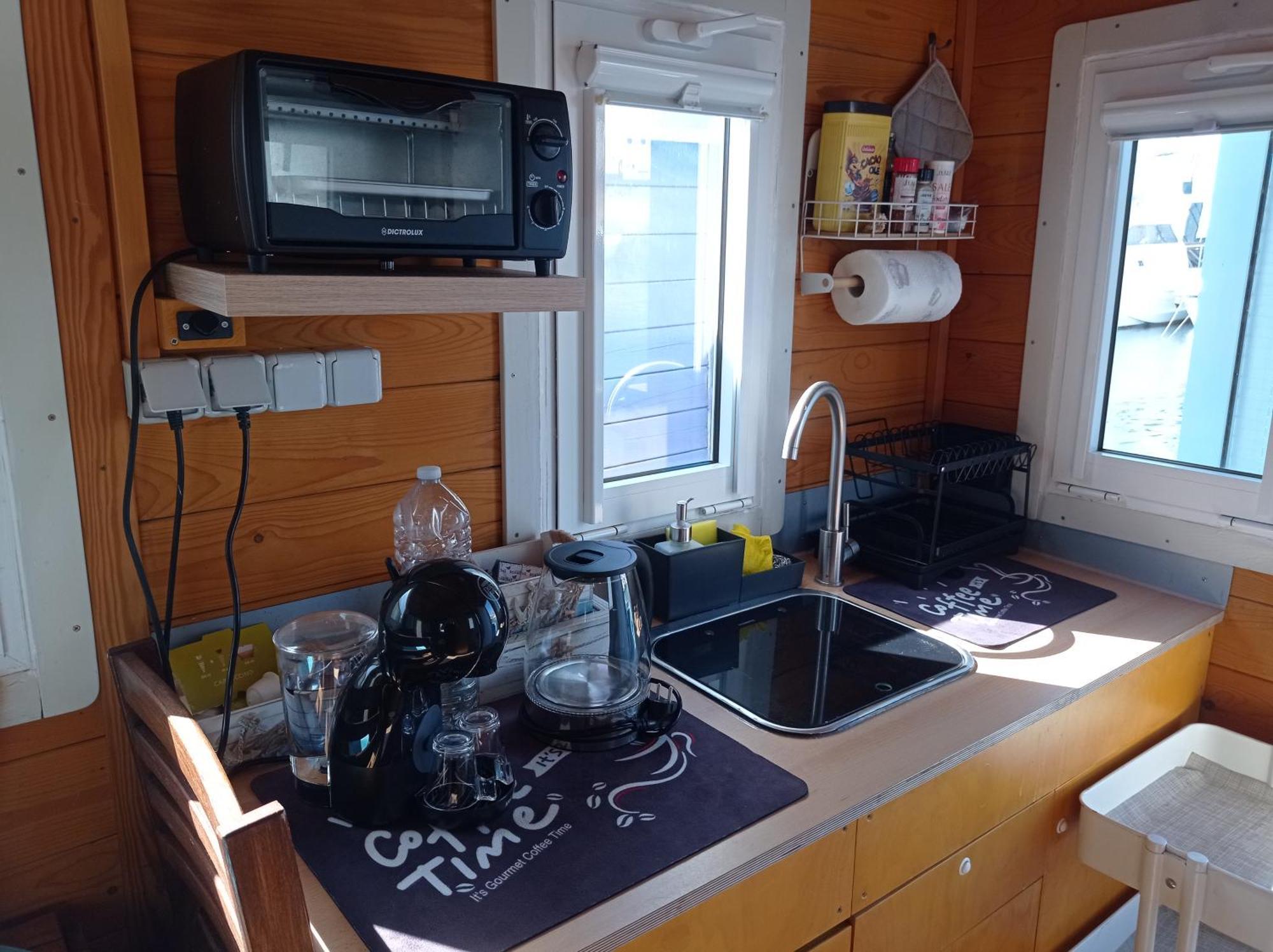 Houseboat Bluseadream Alghero Botel *